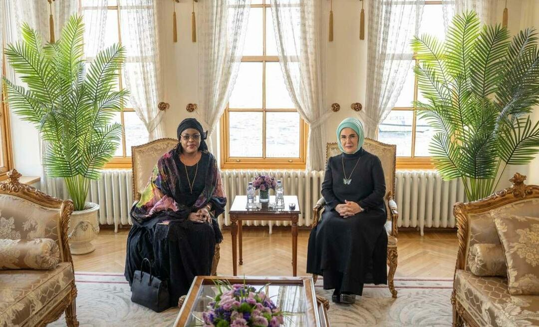 Първата дама Ердоган се срещна със съпругата на президента на Сенегал!