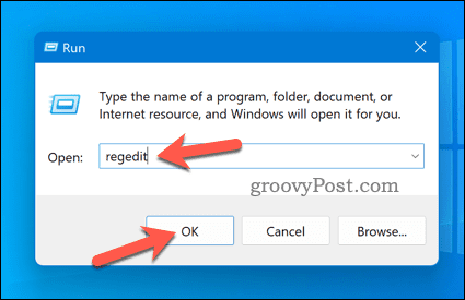 Отворете Regedit чрез Изпълнение в Windows