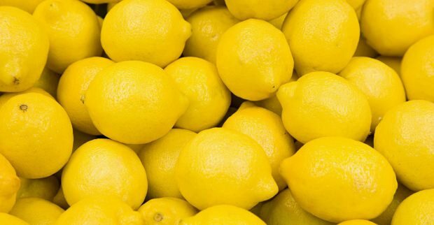 Почистване на кожата с лимон