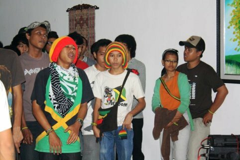 индонезийски посетители на партита