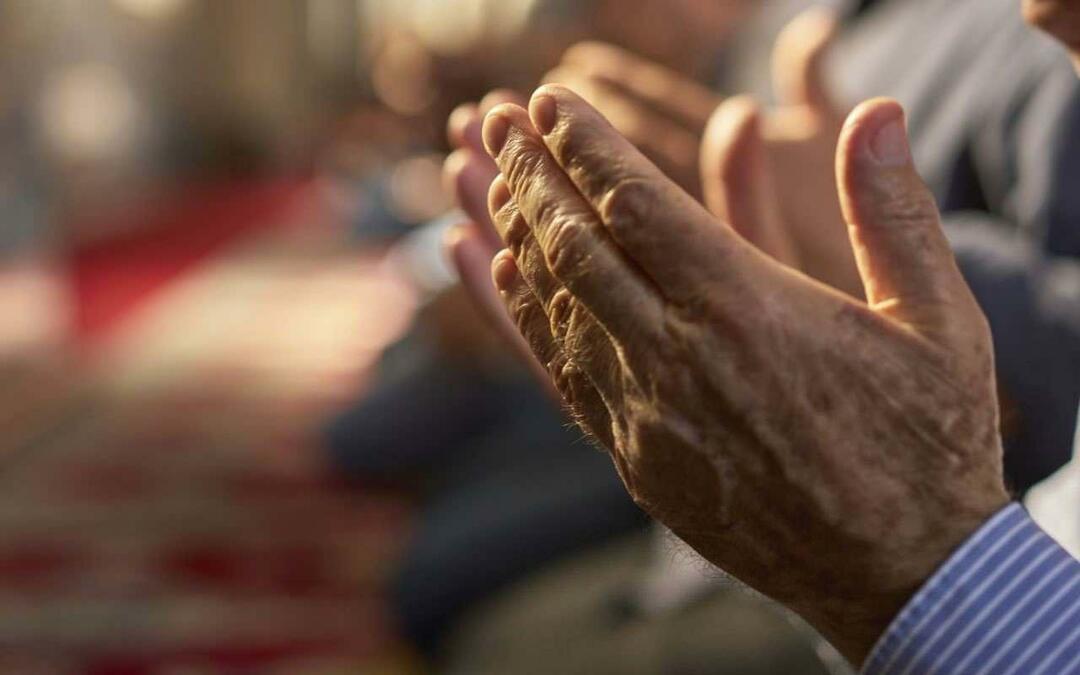 Отворени ръце за молитва