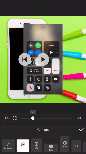Плъзнете плъзгача наляво или надясно, за да промените размера на видеоклипа си в приложението InShot.