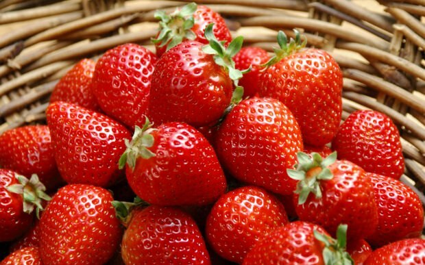 Неизвестни ползи от ягодите за кожата! Как се прилага ягодовото масло върху кожата? Грижа за кожата с ягоди ...