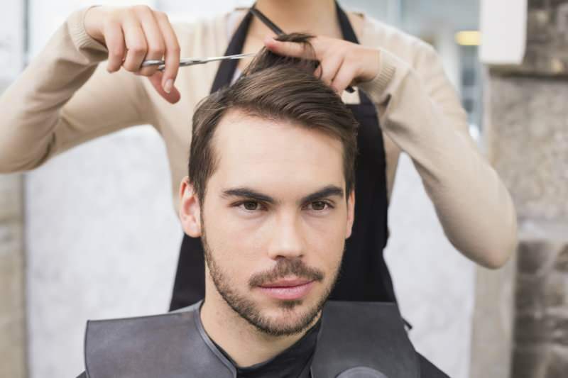 Как се прави най-лесното бръснене на косата за брада? Най-лесният начин да отрежете косата на мъжете у дома