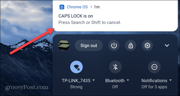 Chromebook с активиран Caps Lock