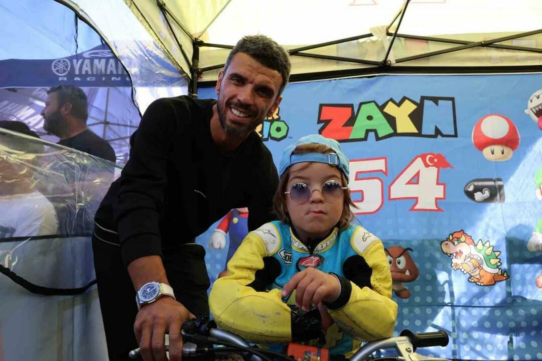 Шампионска радост от 4-годишния син на Kenan Sofuoğlu Zayn!