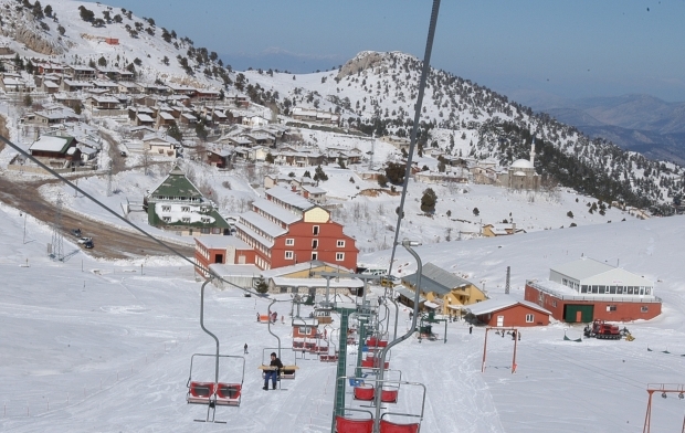 Как да стигна до ски център Анталия Сакликент?