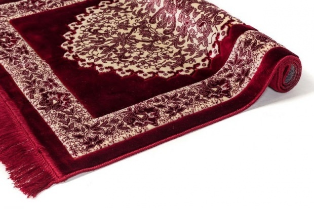 Как да почистите молитвения килим?