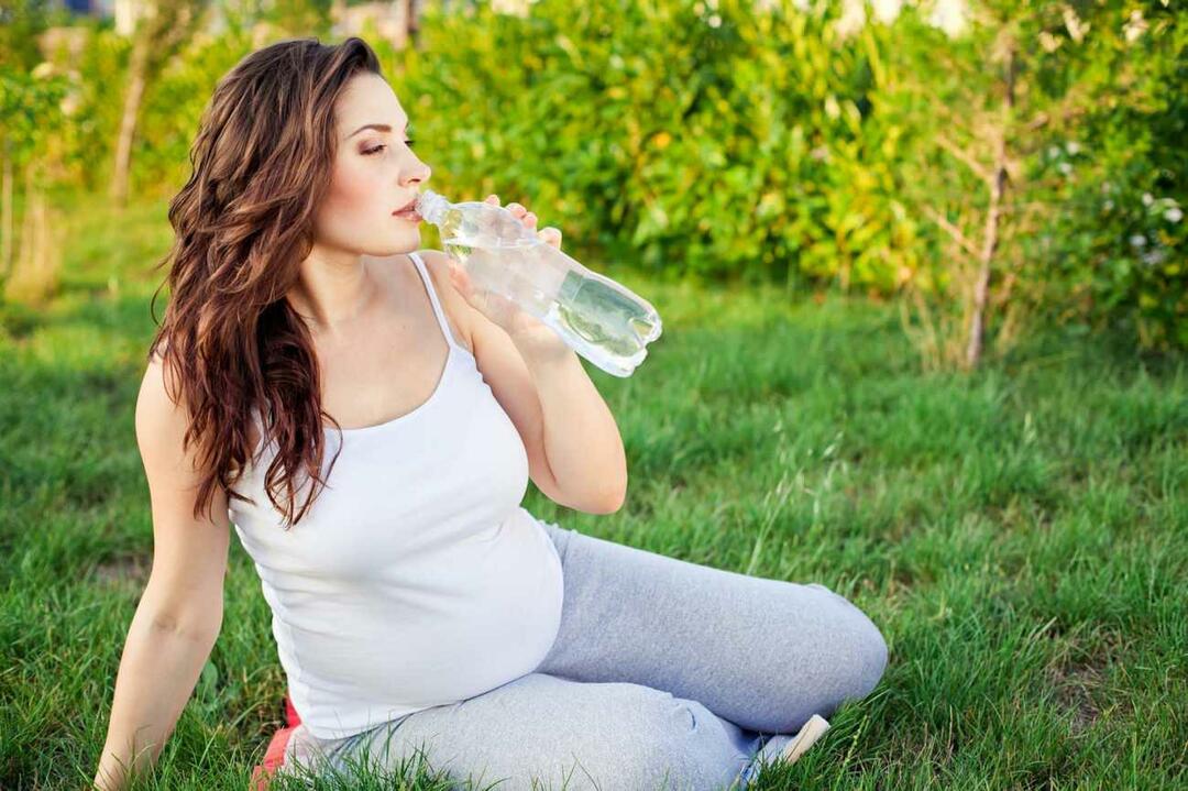 прием на течности по време на бременност