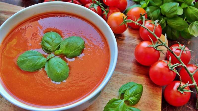 Колко калории в доматите? Доматената супа кара ли ви да наддавате?