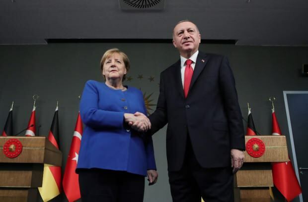 Истанбулският канцлер Ангела Меркел в Истанбул разтърси социалните медии!