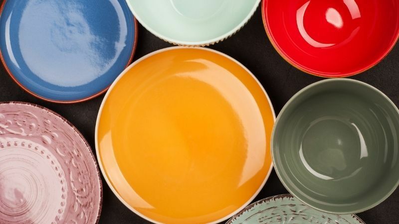 Учените обясниха, че цветните чинии са добри за проблема с избора на храна