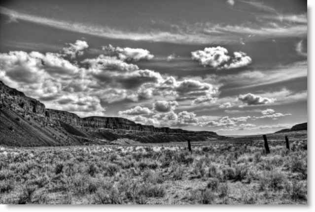 Фотография Как да достигнете температурата и дълбочината на полевото изображение Пустинни планини Черно и бяло