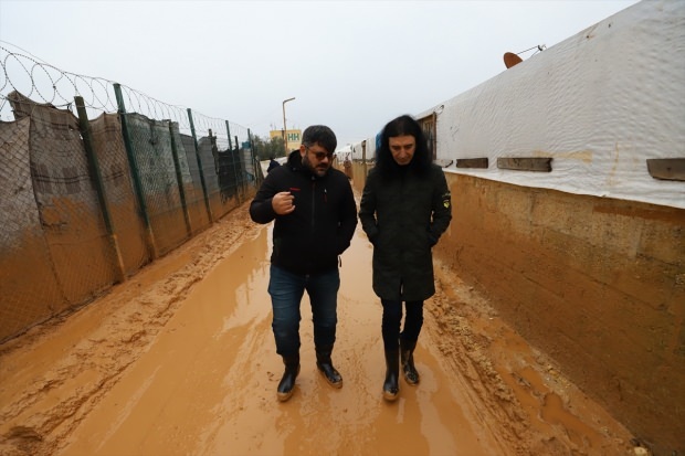 Мурат Кекили посети бежански лагери в Сирия