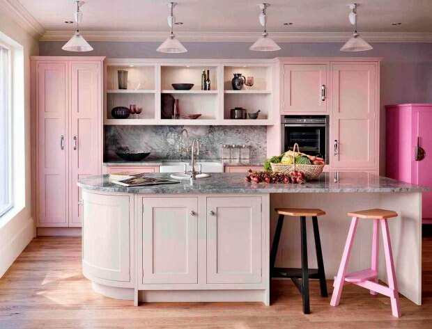 розова декорация на кухнята