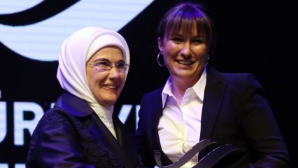 Първа дама Ердоган: Женският дух е енергия