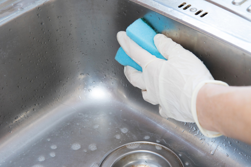 Как да почистите кухненската мивка? Окончателното решение, което прави мивката на кухнята блестяща
