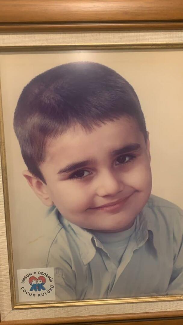Снимка от детството на CZN Burak Özdemir 