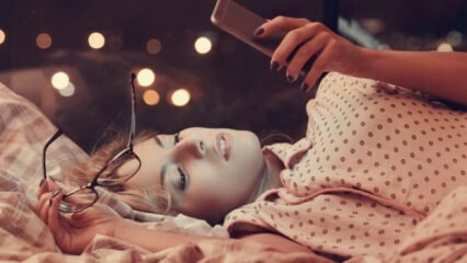 Какво причинява използването на телефон преди лягане?