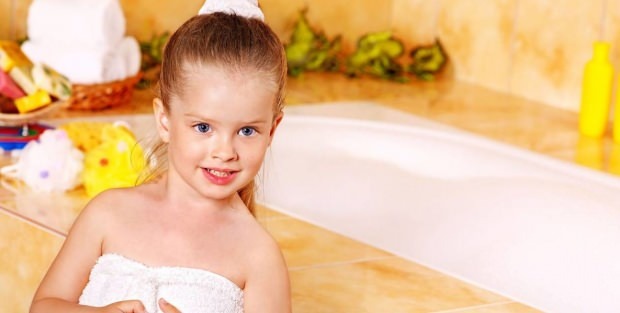 Как трябва да се къпе по-голямото дете?