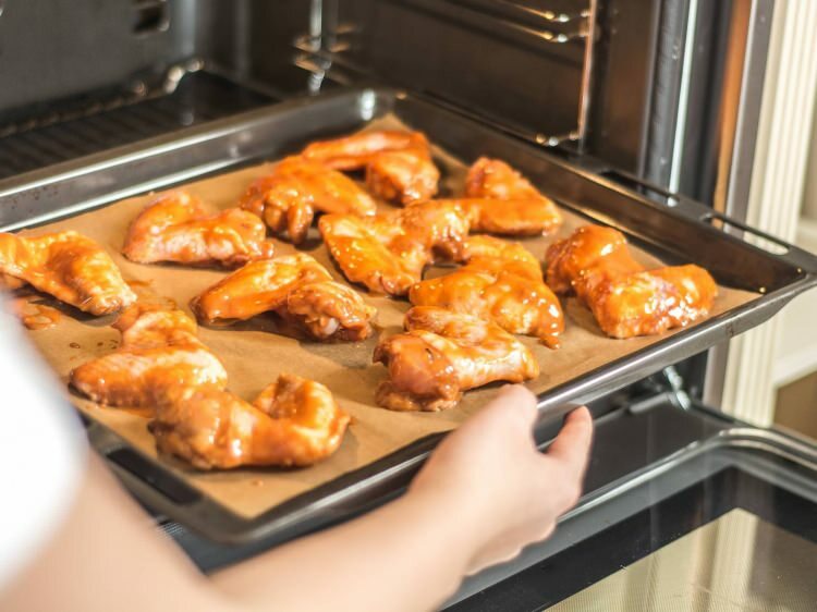 Рецепта за пилешки крилца със сос у дома