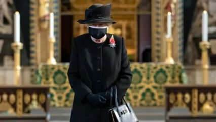 Кралица Елизабет беше показана за първи път публично в маска!