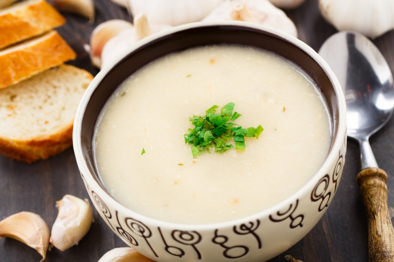 Как да си направите чеснова супа? Великолепна лечебна рецепта за чеснова супа