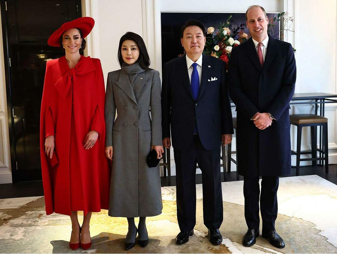 Кейт Мидълтън и принц Уилям с южнокорейския президент Юн Сук Йол и съпругата му Ким Кеон Хи