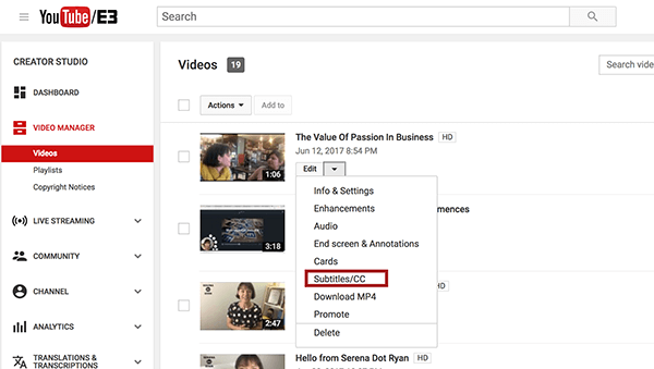 След като влезете в YouTube Video Manager, изберете опцията Субтитри / CC от падащото меню Редактиране до видеото, което искате да надпишете.