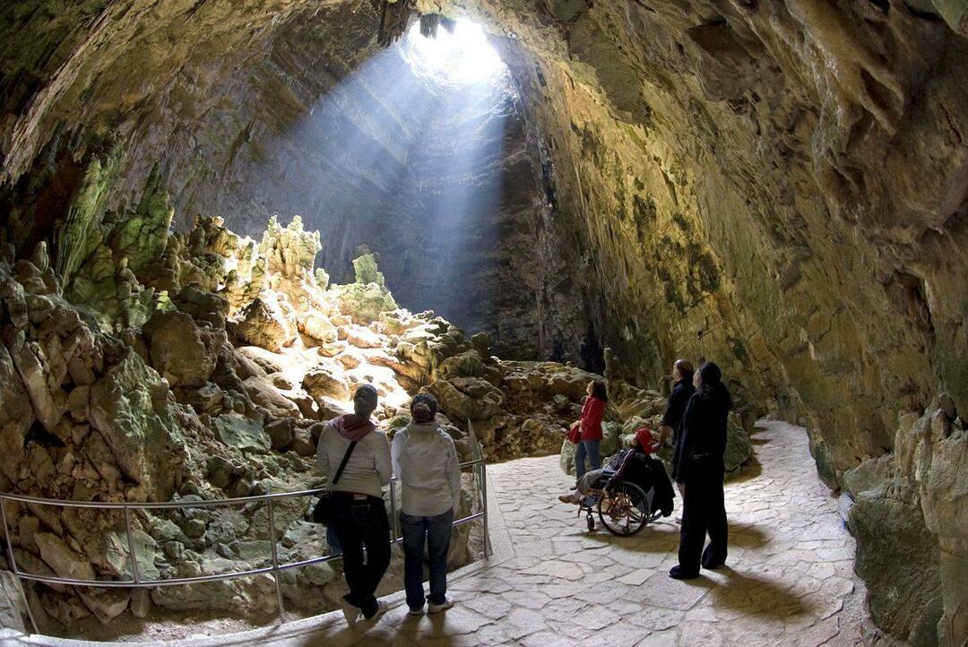 Пещерите Grotte di Castellana