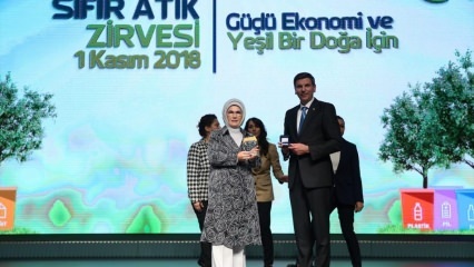 Първа дама Ердоган: Камионът за боклук не влиза в Кулие