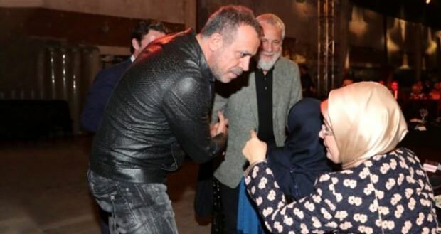 Юсуф се опита да разговаря с исляма! Първата дама Емине Ердоган се притече на помощ ...