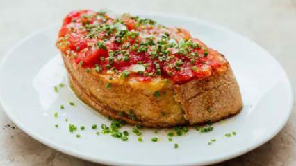 Незаменимата рецепта на испанската кухня! Как да си направим Pan Con Tomate? Рецепта за хляб с домати