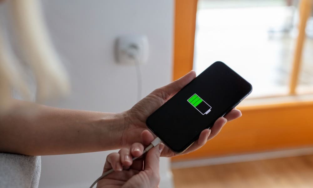 Как да управлявате зареждането с чиста енергия на iPhone