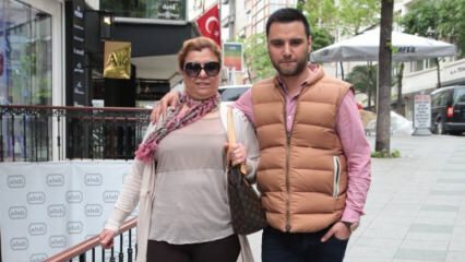 Снимка на стари години с майка му от Alişan!
