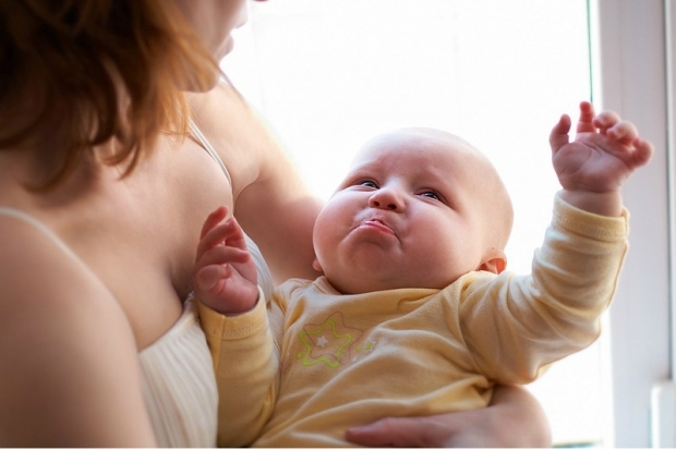 Какво е отхвърляне на гърдата? Защо бебетата не искат да сучат?