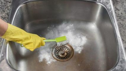 Как да почистите мивката от неръждаема стомана? 