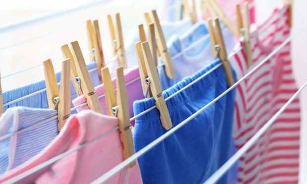 Как трябва да се сушат бебешки дрехи?