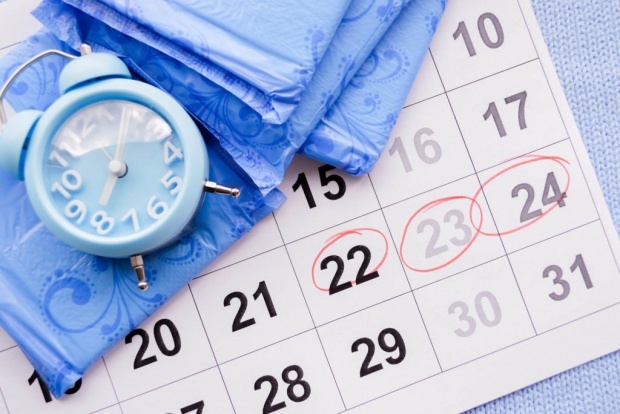 Колко дни се забавя менструалното кървене?