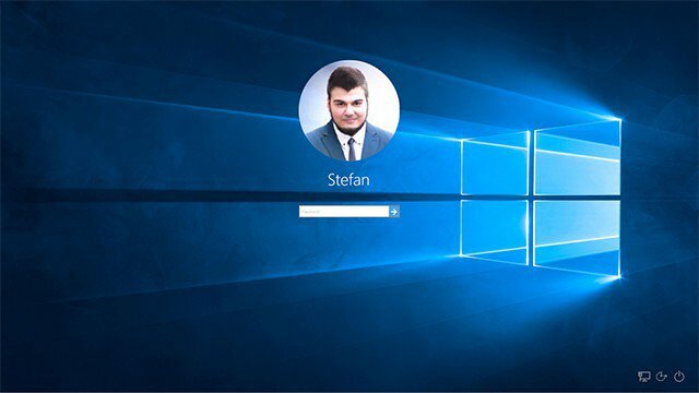 Екран за влизане Windows 10 Hero Image