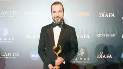 Енгин Алтан Дюзятан получи най-престижната награда на Близкия изток!