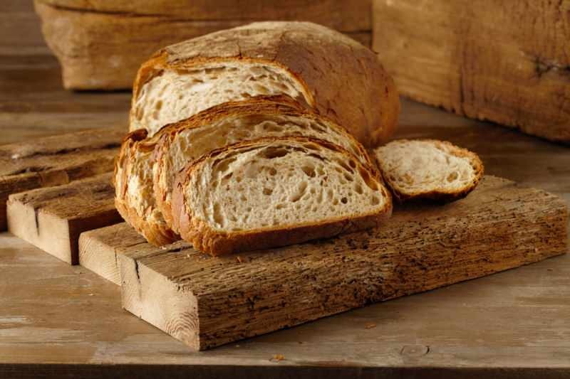 Как да си направим най-лесния хляб? Рецепта за хляб, която не застоя дълго време.. Приготвяне на хляб в пълен размер
