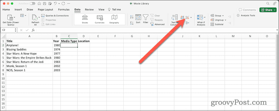 Бутон за валидиране на данни в лентата с данни в Excel