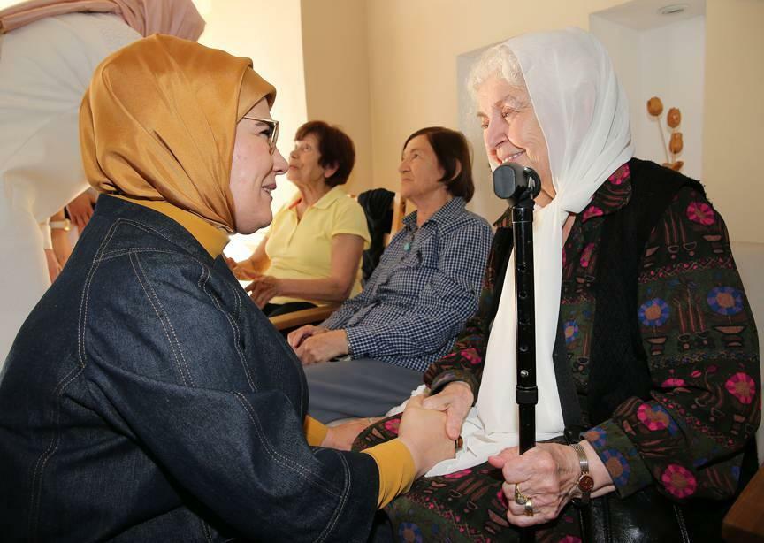 Емине Ердоган отбеляза 1 октомври Деня на възрастните хора