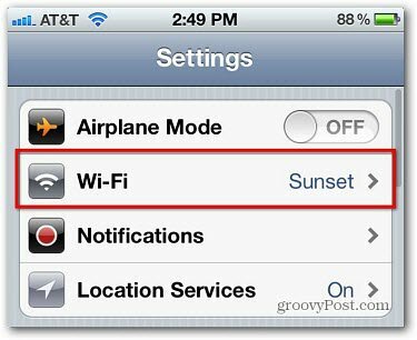Apple iOS: Спрете досадни известия за изскачащи WiFi