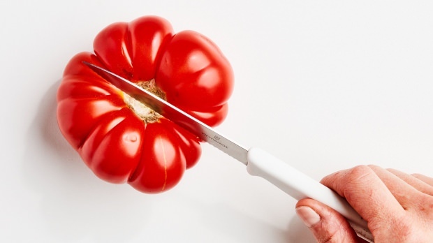 Как да обелите доматената кора с най-лесния метод