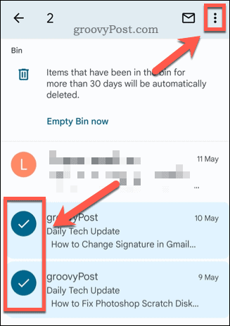 Избиране на имейли в папката за боклук на Gmail