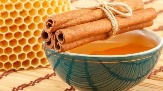 Отслабва ли, като яде мед и канела? Страхотен лек за отслабване!