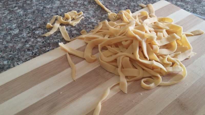 Как да си направите тесто за макаронени изделия у дома