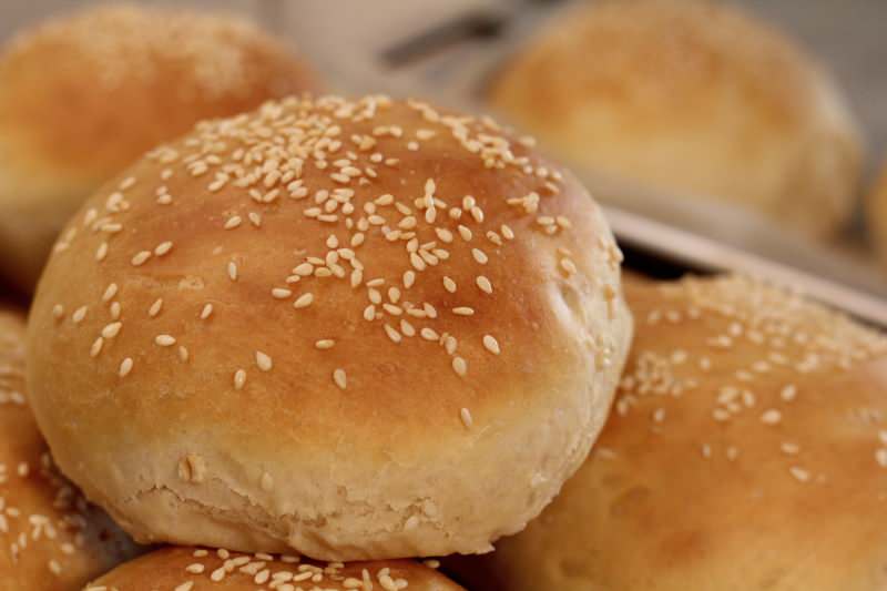 Как да си направите лесен хамбургер хляб у дома? Рецепта за хамбургерен хляб